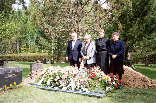 hautajaiset -90